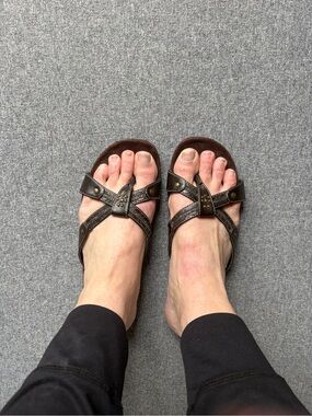 Women’s Dark Brown Leather BASS Cross-Strap Sandals